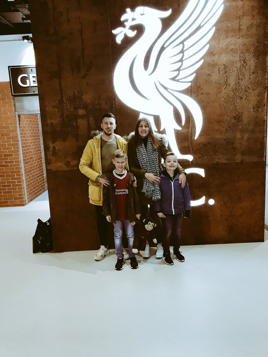 CharlieKipling's tweet photo. We had a lush weekend ❤️ #Liverpool #SchoolMonkey #Friends #Football ⚽️ https://t.co/m7mcueFmeC