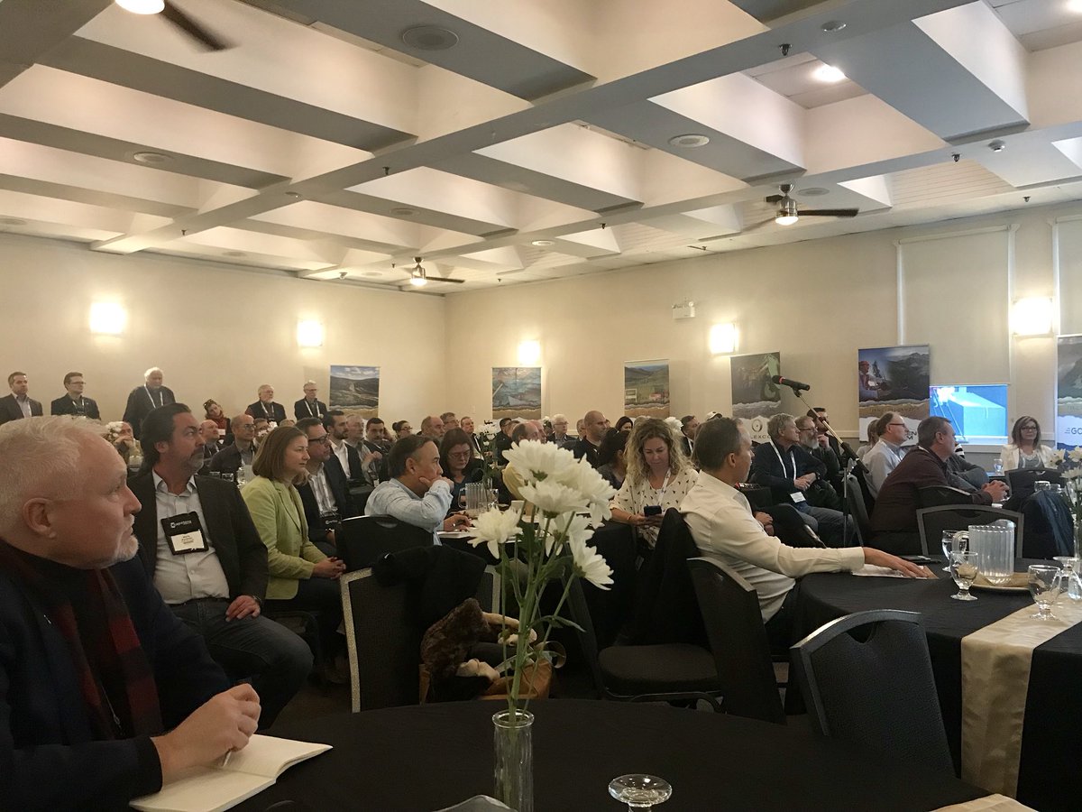 InvestYukon's tweet photo. Afternoon remains busy at #InvestYTForum as @VictoriaGold President & CEO John McConnell shares update on very exciting year at #EagleGold during #Geoscience17 @YukonMiners #YukonGold #Gold https://t.co/v9VA8iCEsH
