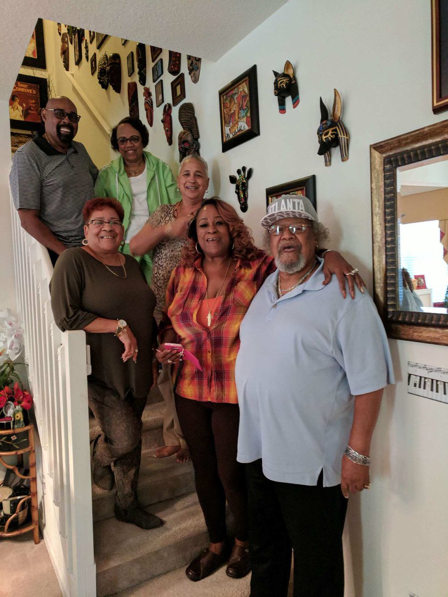 RhprincePrince's tweet photo. Visit from cousins https://t.co/kxyv3oUxd6