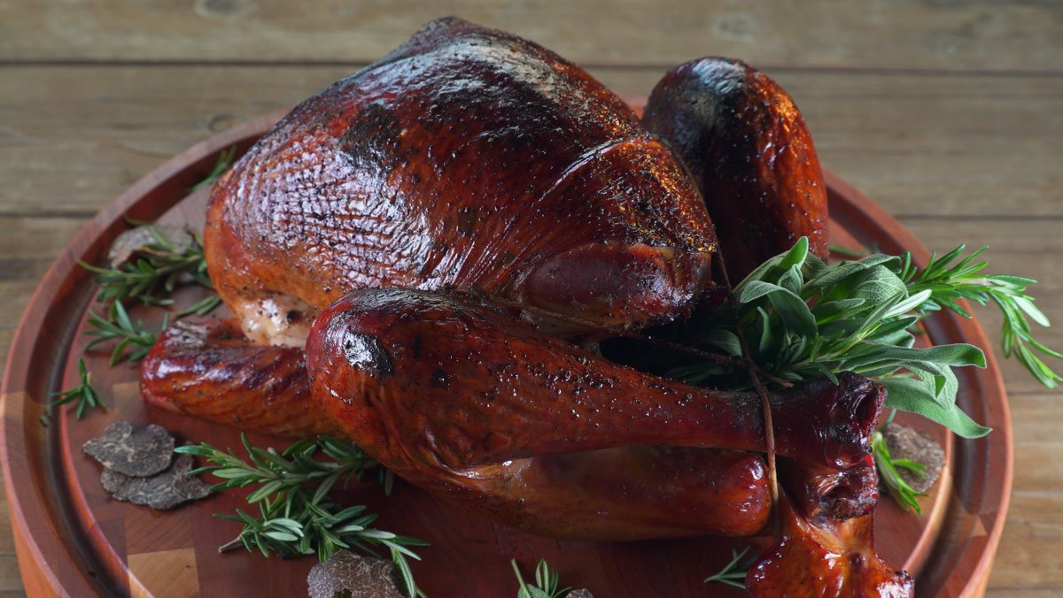 Still deciding how to cook your bird for Thanksgiving? Consider this Truffle Stuffed Smoked Turkey from Season 3 of Project Smoke:
barbecuebible.com/recipe/truffle…