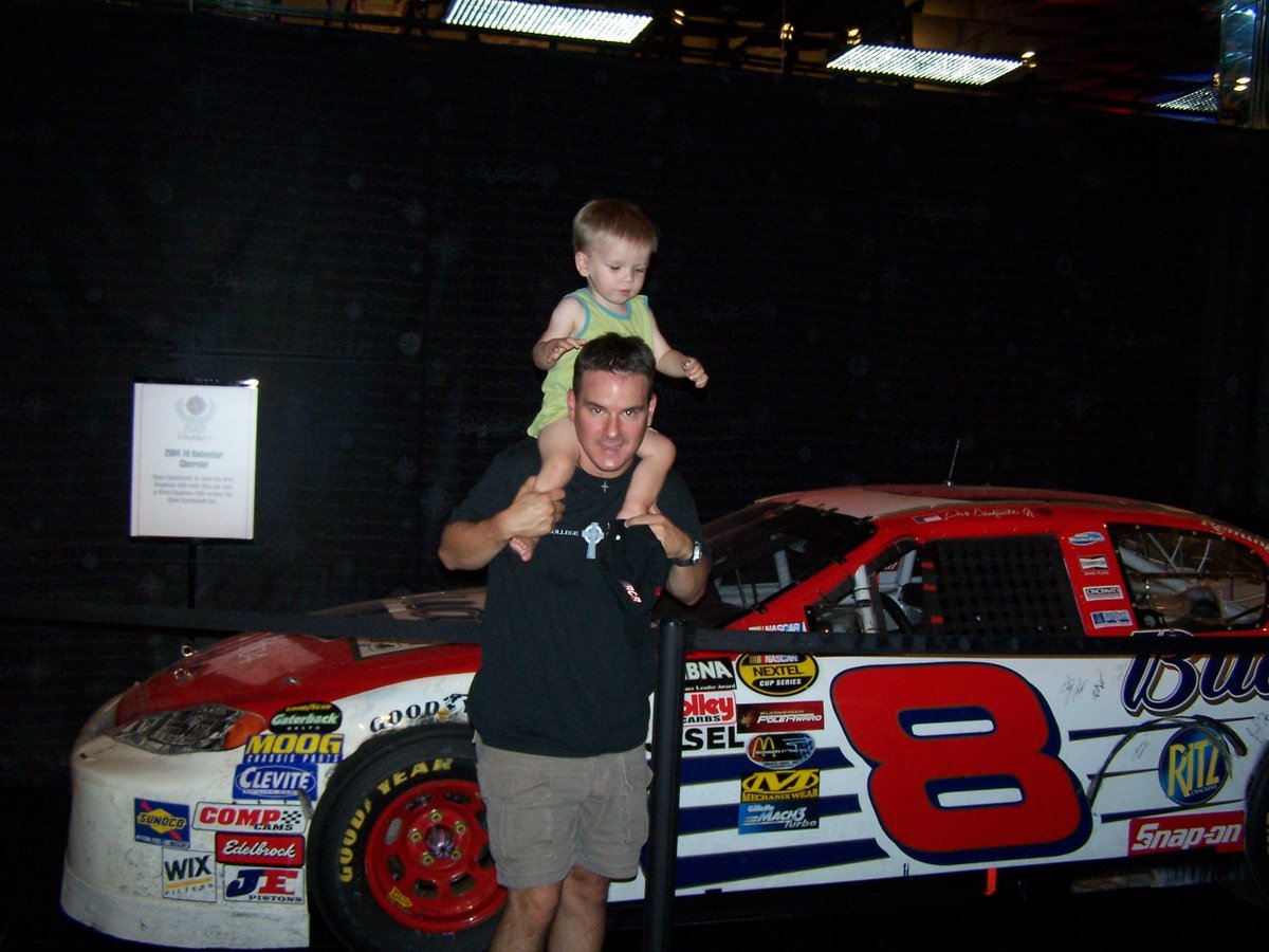 BrianYowler's tweet photo. As Earnhardt fans, we've experienced the highest and lowest emotions possible in sport...many tears of deep sadness and indescribable joy.  Sunday afternoons will never be the same.  Thanks for the memories @DaleJr #JRNation https://t.co/AENzS0V2nB