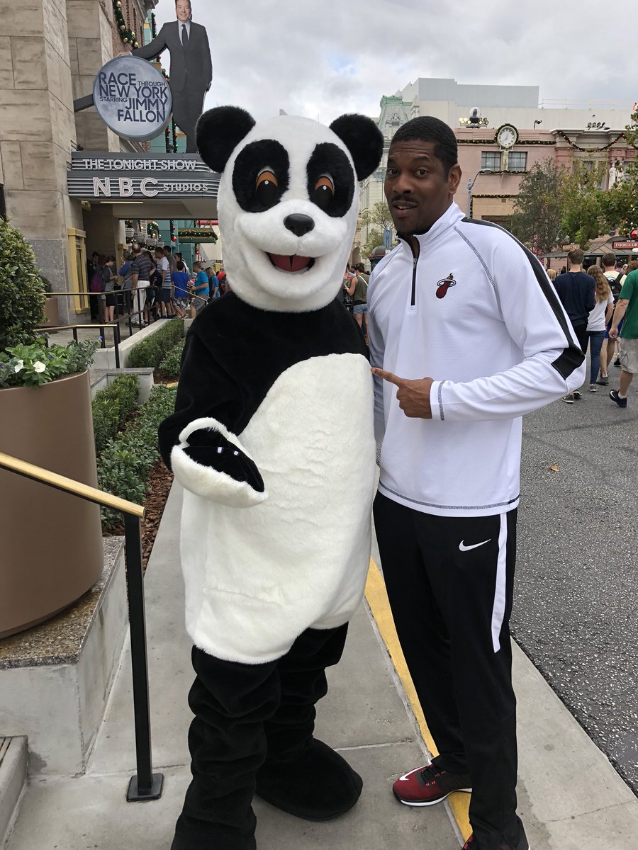 OrlandoVIPs's tweet photo. when you spend the day @UniversalORL with #hashtagpanda https://t.co/7rqu0e0QHb