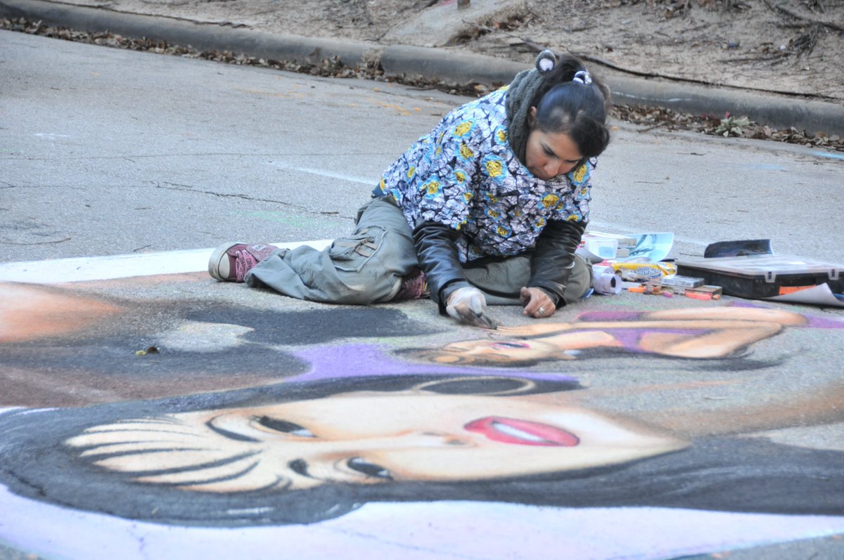 XHNorthAmerica's tweet photo. More than 200 artists worldwide make street paintings in this year’s #HoustonViaColori, one of the largest and most well-known art festivals in the city https://t.co/imMFyz9eZs