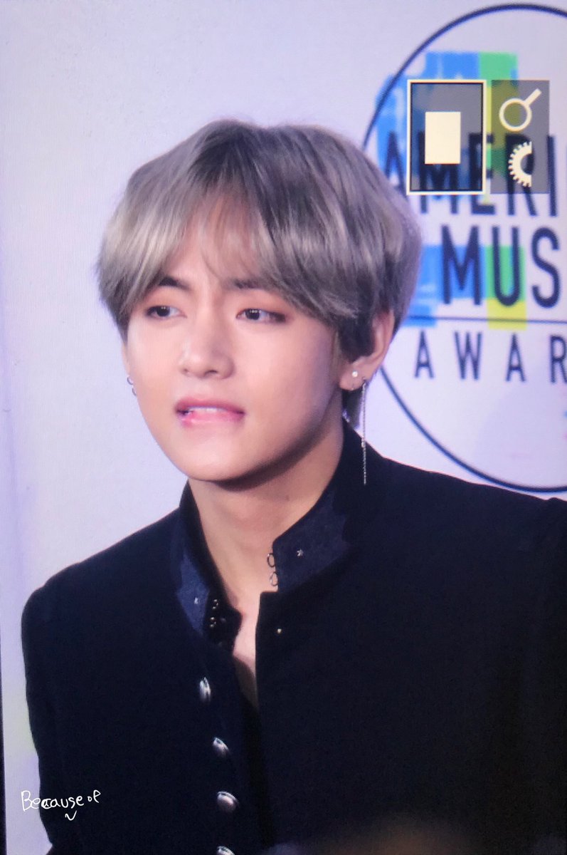 Anika_laim's tweet photo. ТЫ БОГ ШТОЛИ ИЛИ ДА? #ARMYxAMAs  #AMAs https://t.co/KWwdgEpoGo