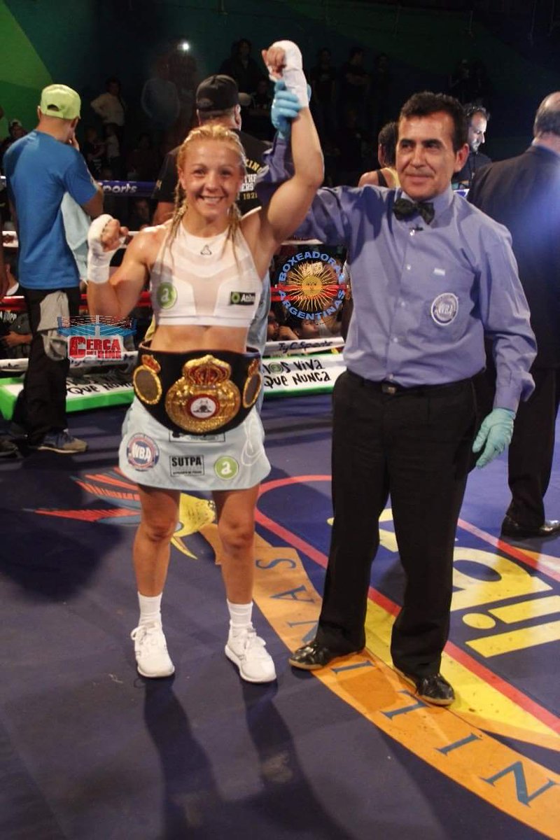 cercadelring's tweet photo. BOPP CERRÓ EL AÑO CON UNA NUEVA VICTORIA ANTE SU GENTE EN EL GATICA
@rudolf_5h
Lo que fue la victoria de @latutibopp por KOT7 ante la venezolana #DeboraRengifo el viernes en el Estadio José María Gatica #CDREnElGatica #CDREnTodosLados #CercaDelRing
👇👇👇
https://t.co/dH09RZjW3h https://t.co/2ydQcEGXr5