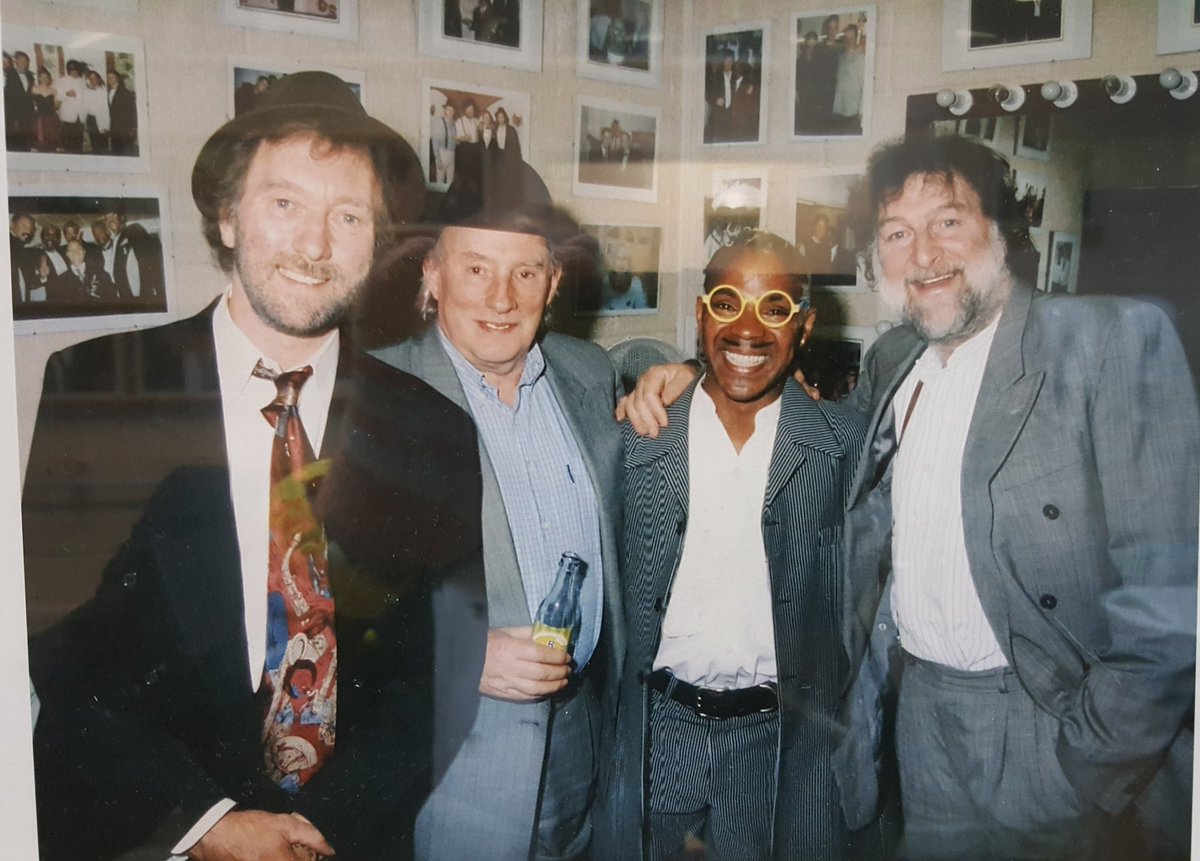 buzman007's tweet photo. #Chas and Dave well guess what I found a snap of the boys great night full of just old sing alongs for some reason guests were leaving snacks for the boys  why ? https://t.co/gEjbzPcccE