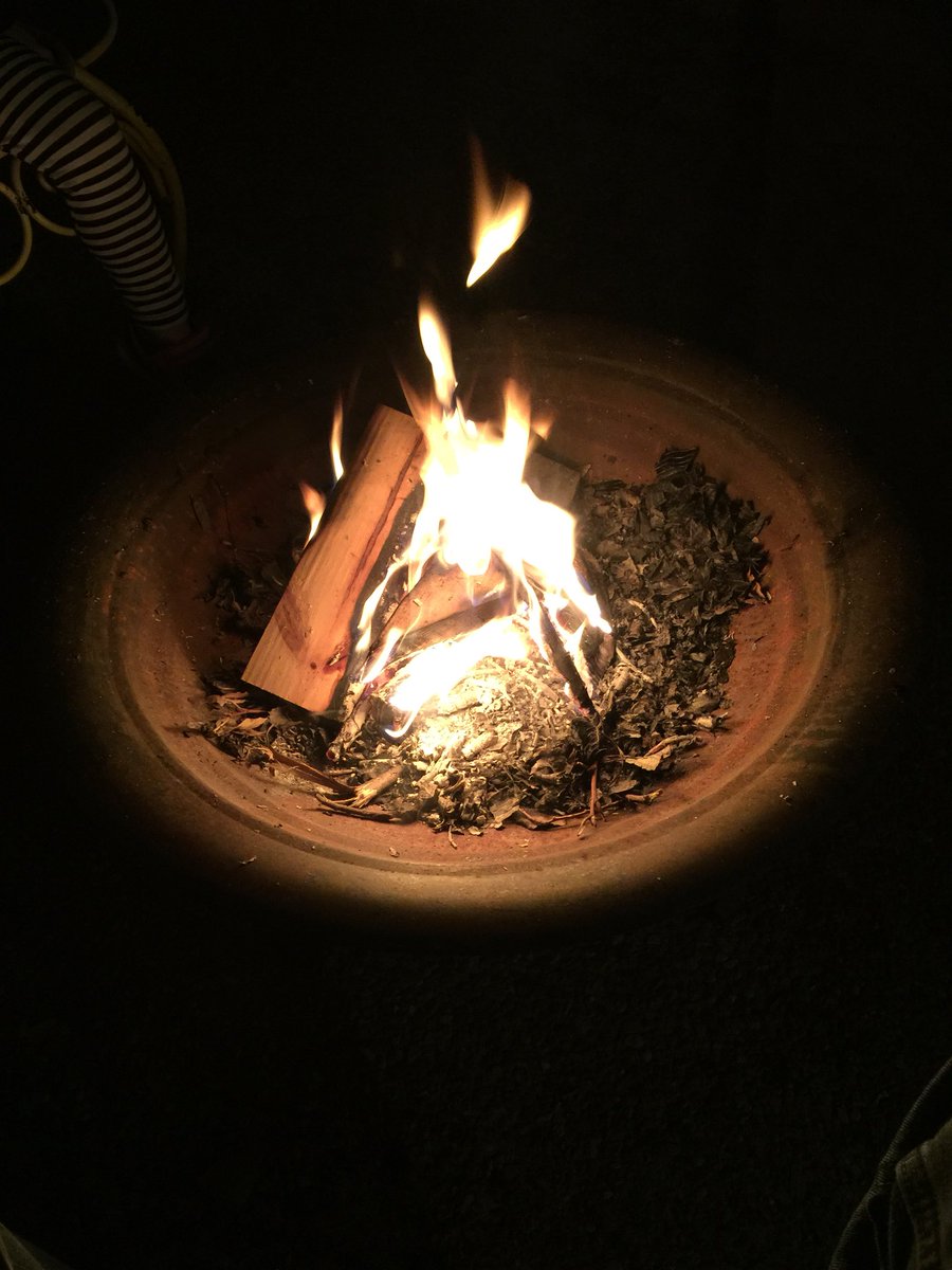 dkhouseman's tweet photo. First holiday fire of the season. https://t.co/C4SZDl4SDD