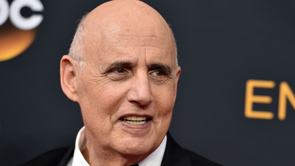 CP24's tweet photo. Amid sexual misconduct allegations, Jeffrey Tambor says he doesn't see how he can return to 'Transparent' https://t.co/LEwka6aifM https://t.co/FpvH69l7WW