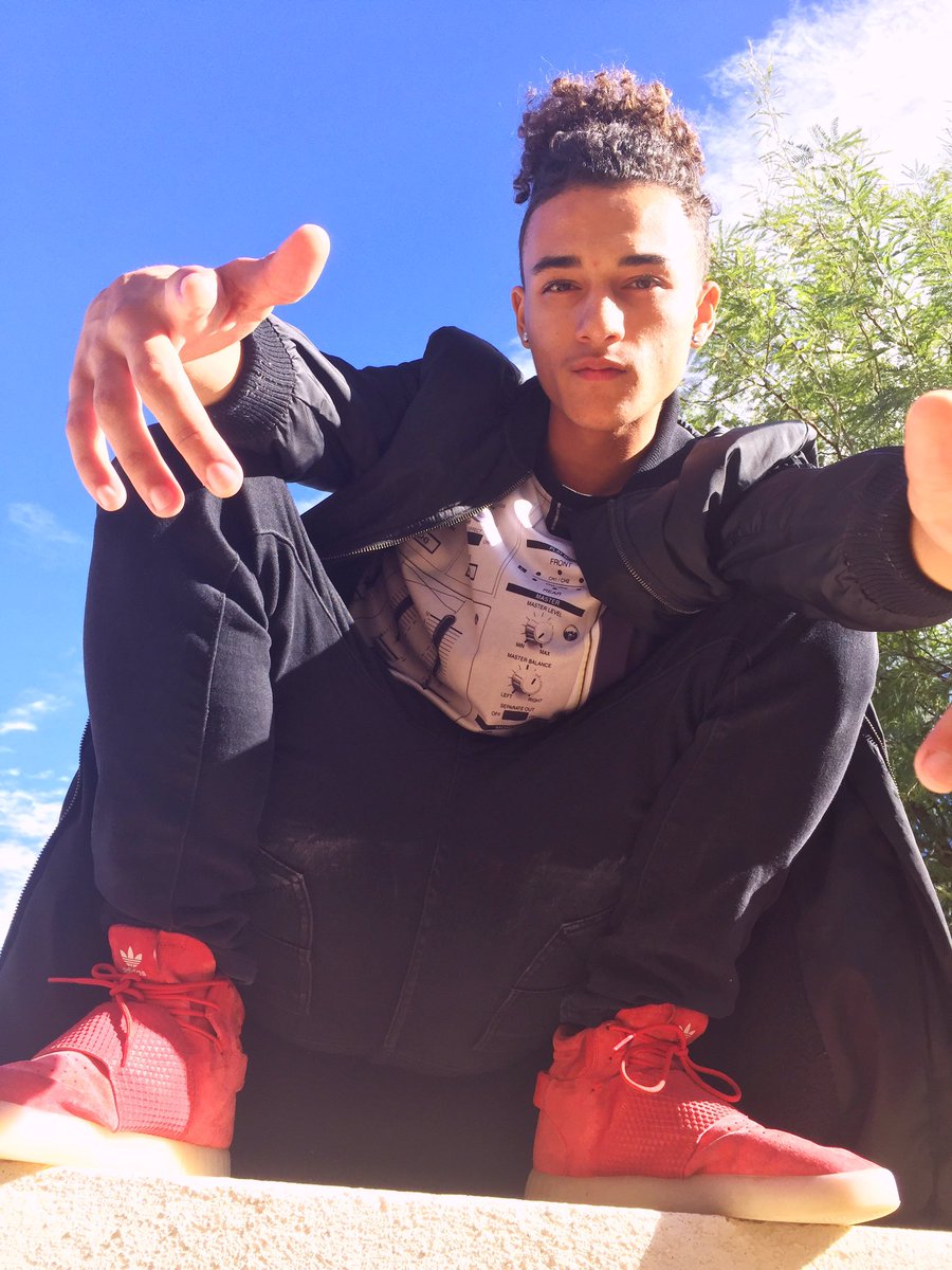 TheCarterCLLCTV's tweet photo. @BraxtonBCarter 🌍🔴🔥 https://t.co/WIqeSBL8KV