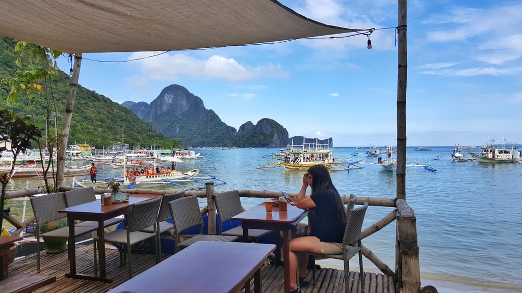 ElNidoArtcafe's tweet photo. Breakfast alone at #artcafe watching the boats depart. #ElNido #Holiday #love_traveling #palawantrip https://t.co/3IXpGB5CkJ