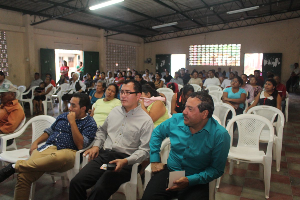fm_1932's tweet photo. Nuestro diputado @MiltonGaray80 acompañando al futuro Alcalde de Candelaria  Efrain Gonzales @FMLN_Cuscatlan @FMLNoficial @FMLNCojute @ColectivoFmln @FMLNDeptalSS @DiarioCoLatino https://t.co/tq2bv3Q6q5