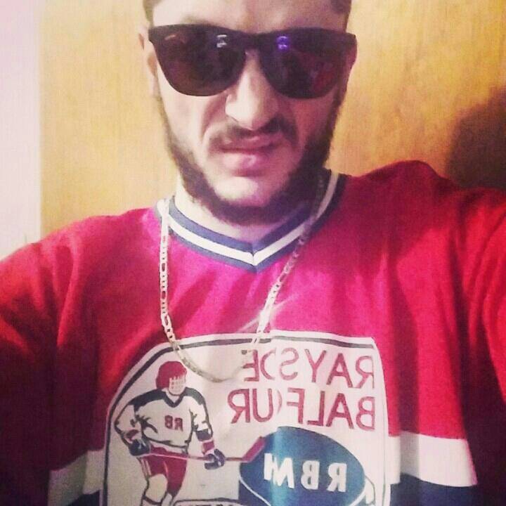 braddarapper's tweet photo. #Chilling #Music  #liveme 🌋RhythmPoetry🌋:
https://t.co/tVZo5UmKWE https://t.co/SELjYLoxAe