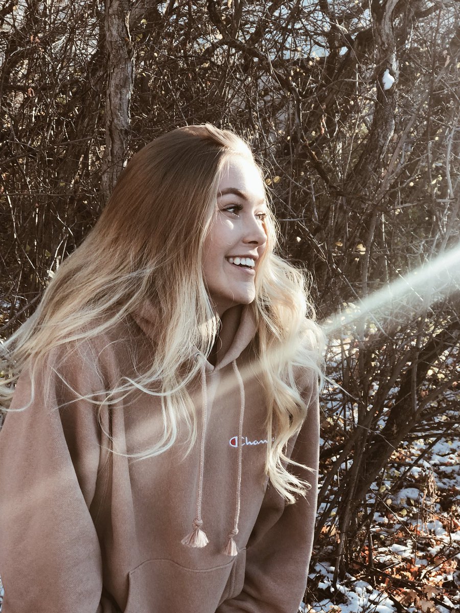shelby__shaw's tweet photo. 🍁 https://t.co/Q7jGYZLfFl