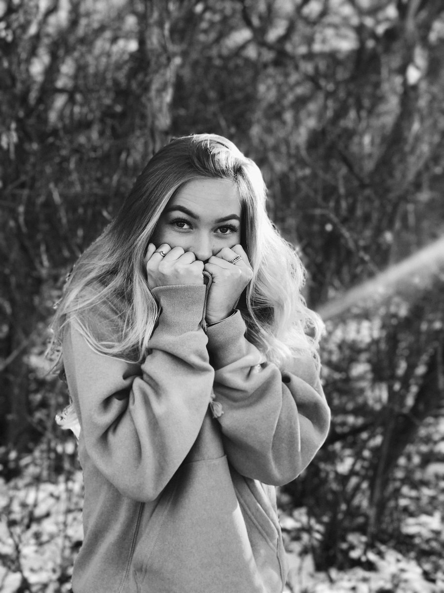 shelby__shaw's tweet photo. 🍁 https://t.co/Q7jGYZLfFl