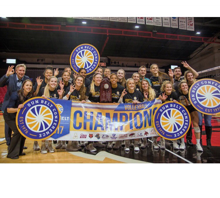 autumnotto12's tweet image. That's 4💍💍💍💍 #2ForMe #2017SunbeltChamps