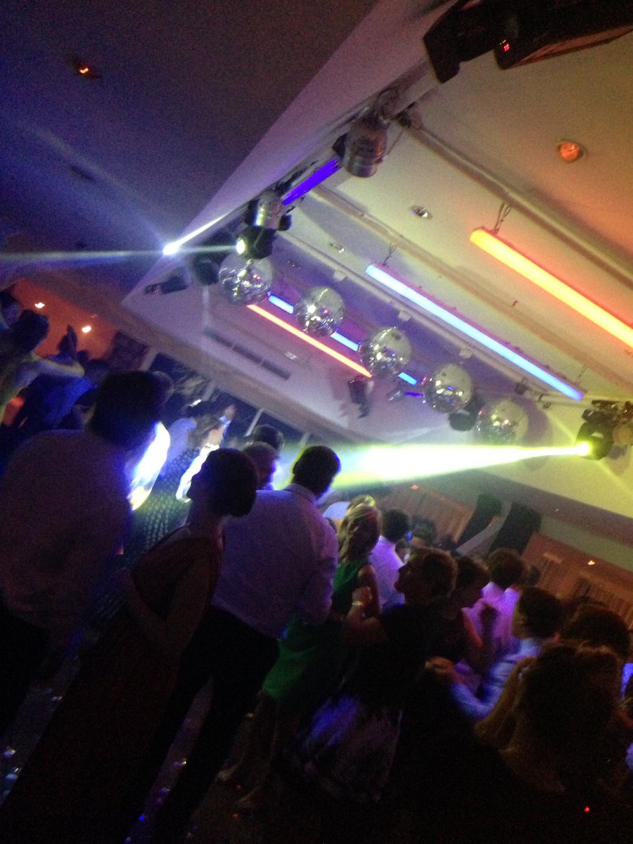 Pablo_Gerino's tweet photo. Seguimos a full en Bahia Punta Chica con toda la onda de @NicoDiorioDJS @pieffects https://t.co/PBrmQ5c6Yc