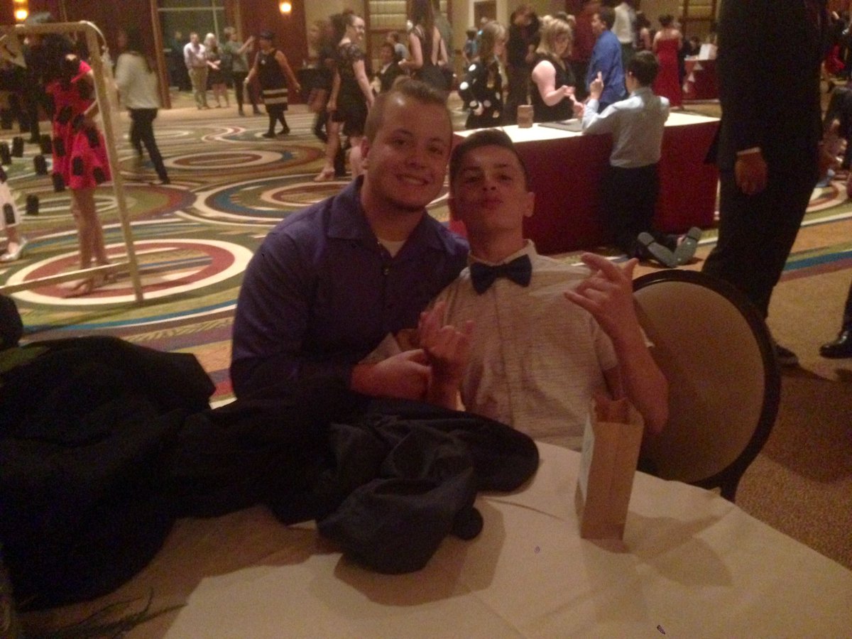 MdnBuddies2016's tweet photo. Best Bruh-dies: https://t.co/X7HAE2V5qm
