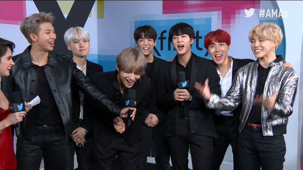wooyoungrl's tweet photo. na roda de amigos eu sou o yoongi 
#AMAs
#BTAxAMAs https://t.co/B8Gp0PGcHT