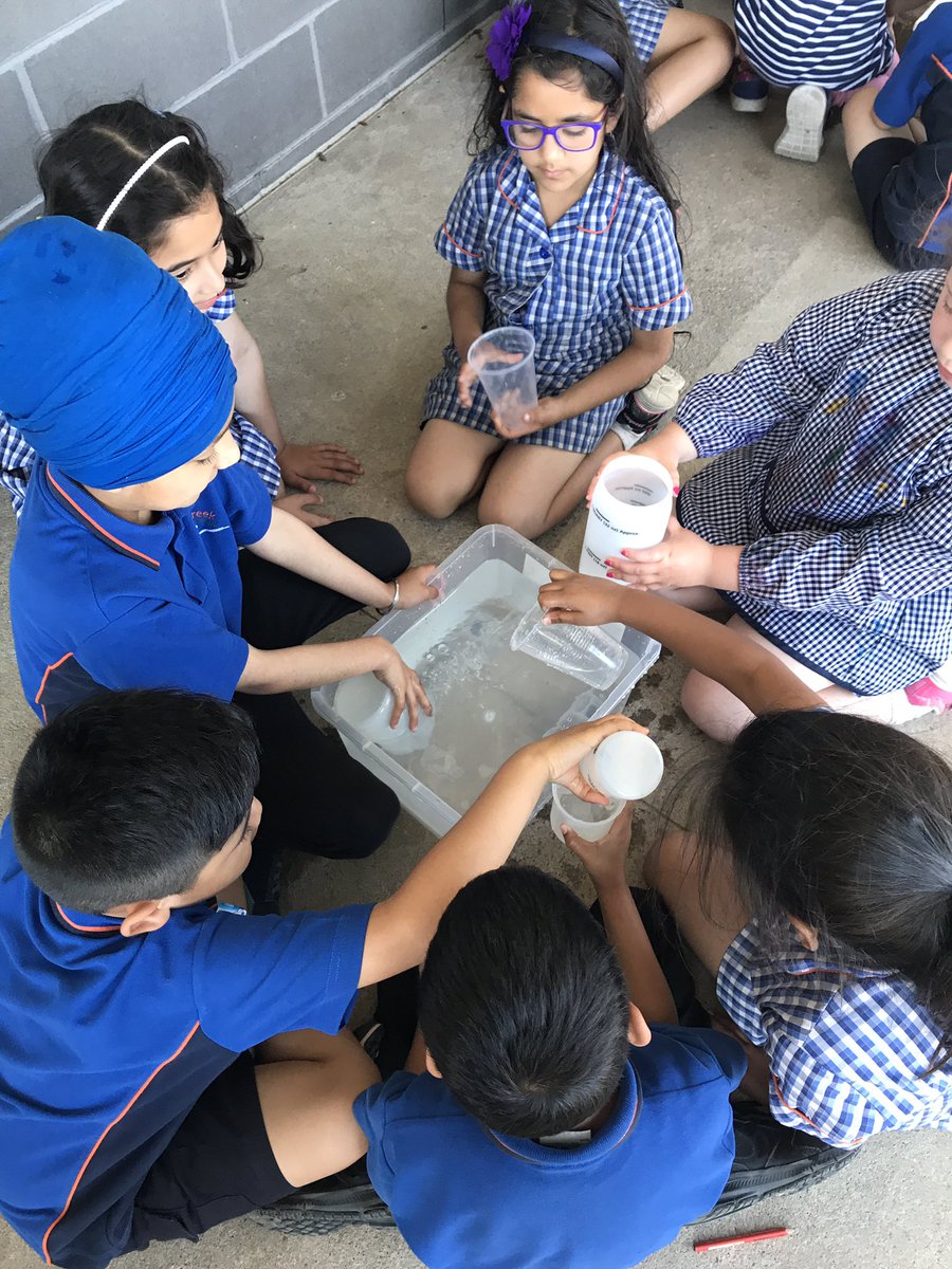 AmyGalea7's tweet photo. Which container holds 1 litre of water? @AitkenCreekPS https://t.co/WYKuTOYizd