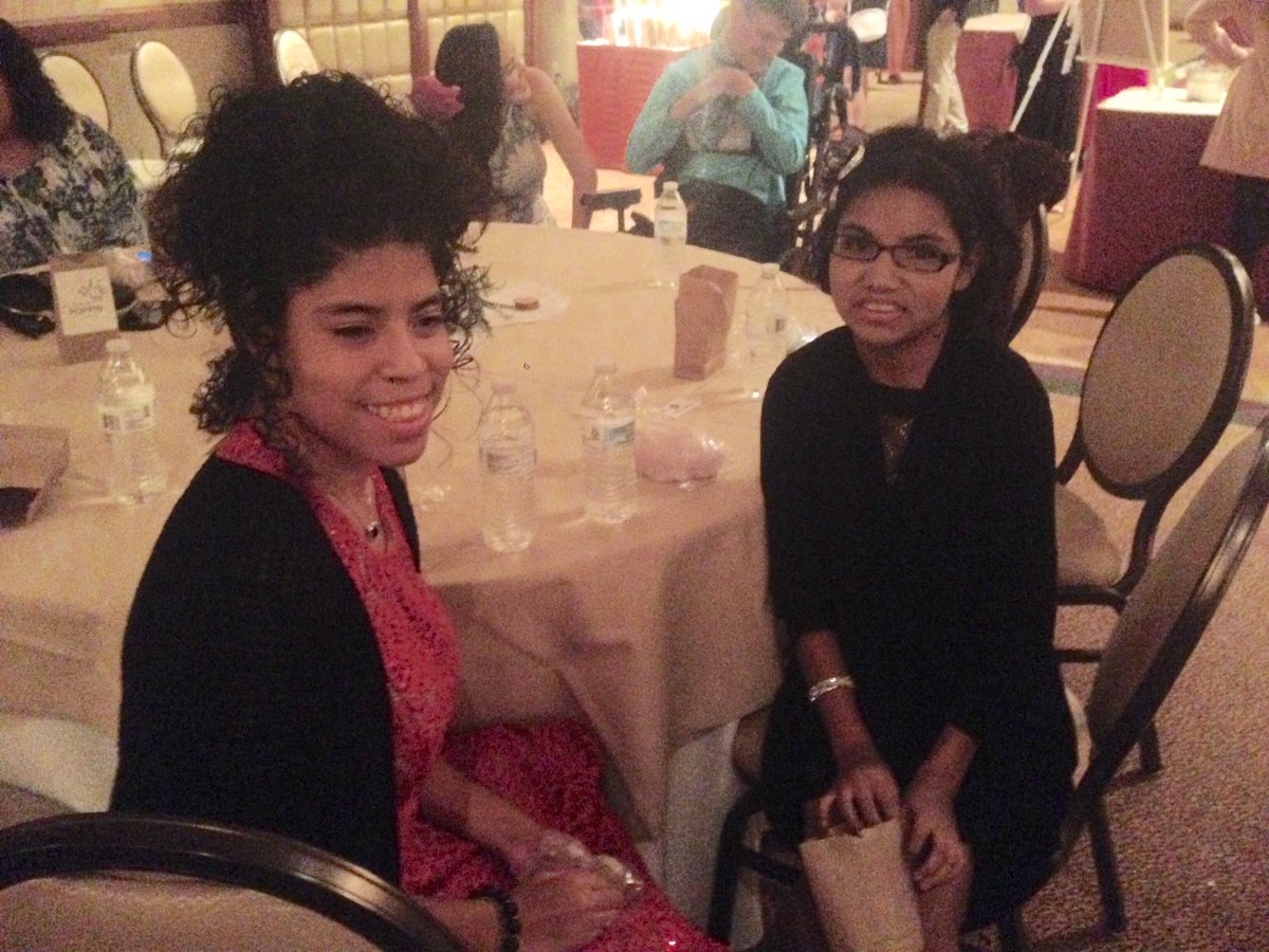 MdnBuddies2016's tweet photo. We love Buddy Prom! #bbaz #PadreNation https://t.co/rm69fzG05s