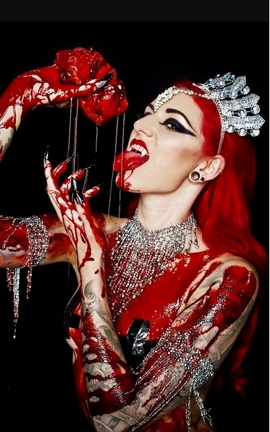 "Queen of rogue's, ruler of the forest--
                    --I knew it, i've won your heart already~" 

}~Rogue alpha she-wolf.
}~Mature themes, 21+.
}~Looking for rogue's and loners to form a pack. 
}~Please DM if interested. 

#OpenRP #DetailedRP