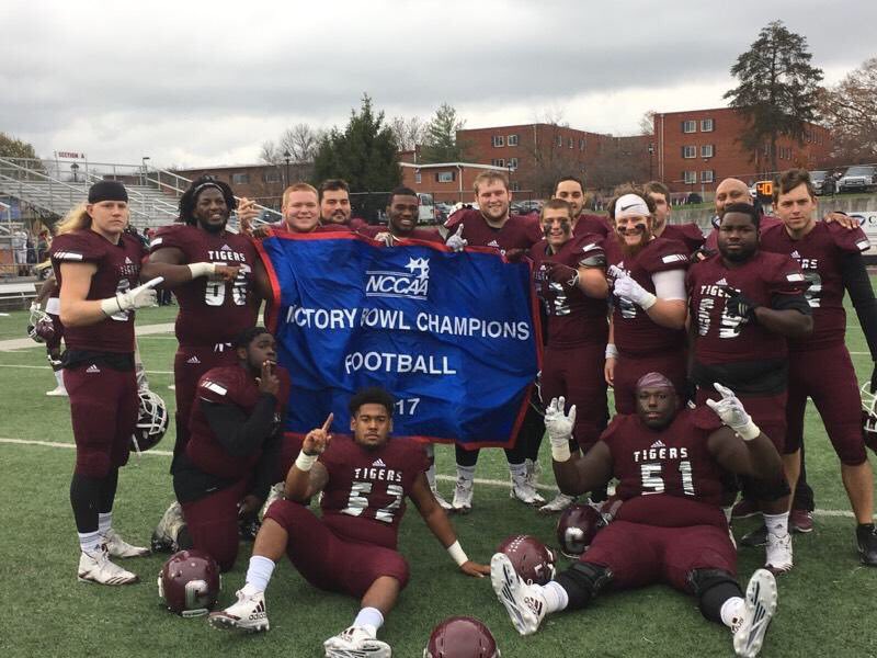Danielrh56's tweet photo. Nothing better than winning a ring with my brothers  #CU https://t.co/LY5XFgUSCf