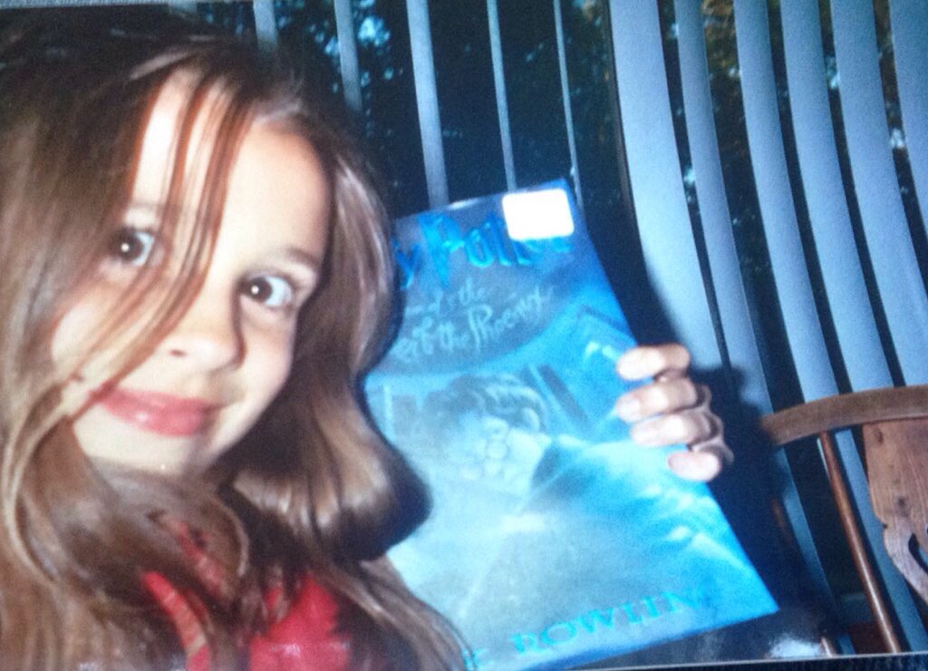 molllyy64's tweet photo. Since @ParisHilton announced she "invented the selfie", I would like the world to know it was in fact me #selfie #disposablecamera https://t.co/uwDkpIOxLG