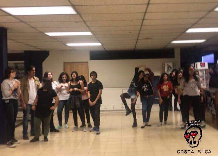 wldflowerrrr's tweet photo. and all that effort is made by going to share with girls who like the same.
#5SOSMeetUp
#CostaRicaNeeds5SOS @Ashton5SOS @5SOS @Luke5SOS https://t.co/yCEi7a4OSB