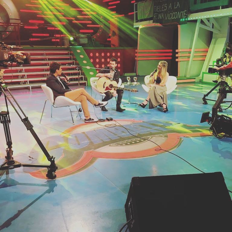 combatearg's tweet photo. ¡Gracias @axeloficial! #AxelEnCombate https://t.co/vVAbMOCpYF
