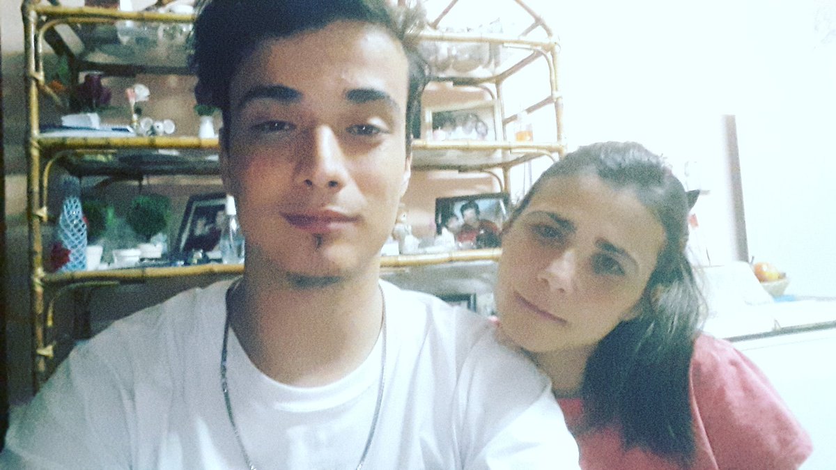 BettyBeltra's tweet photo. Cena con mi hijo Francisco🍟🍺😘#DomingoDistinto #DisfrutandoLaVida #JuntosSiempre @Frann482 https://t.co/W6CmVarvmP
