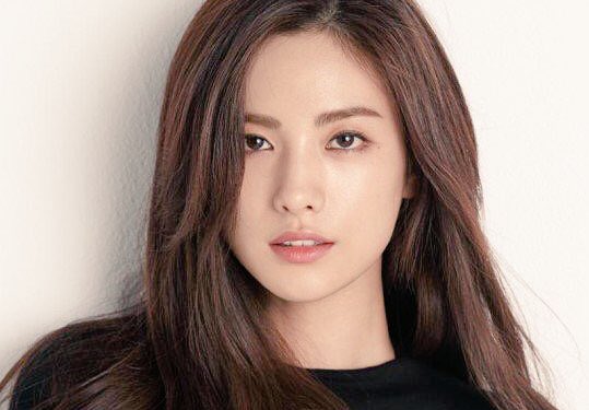 HallyuRTWT's tweet photo. #PLEDIS confirma que Nana de After School volvió a firmar contrato con ellos.

#Kpop #1450AM #Radio https://t.co/ijxYdJZpc1