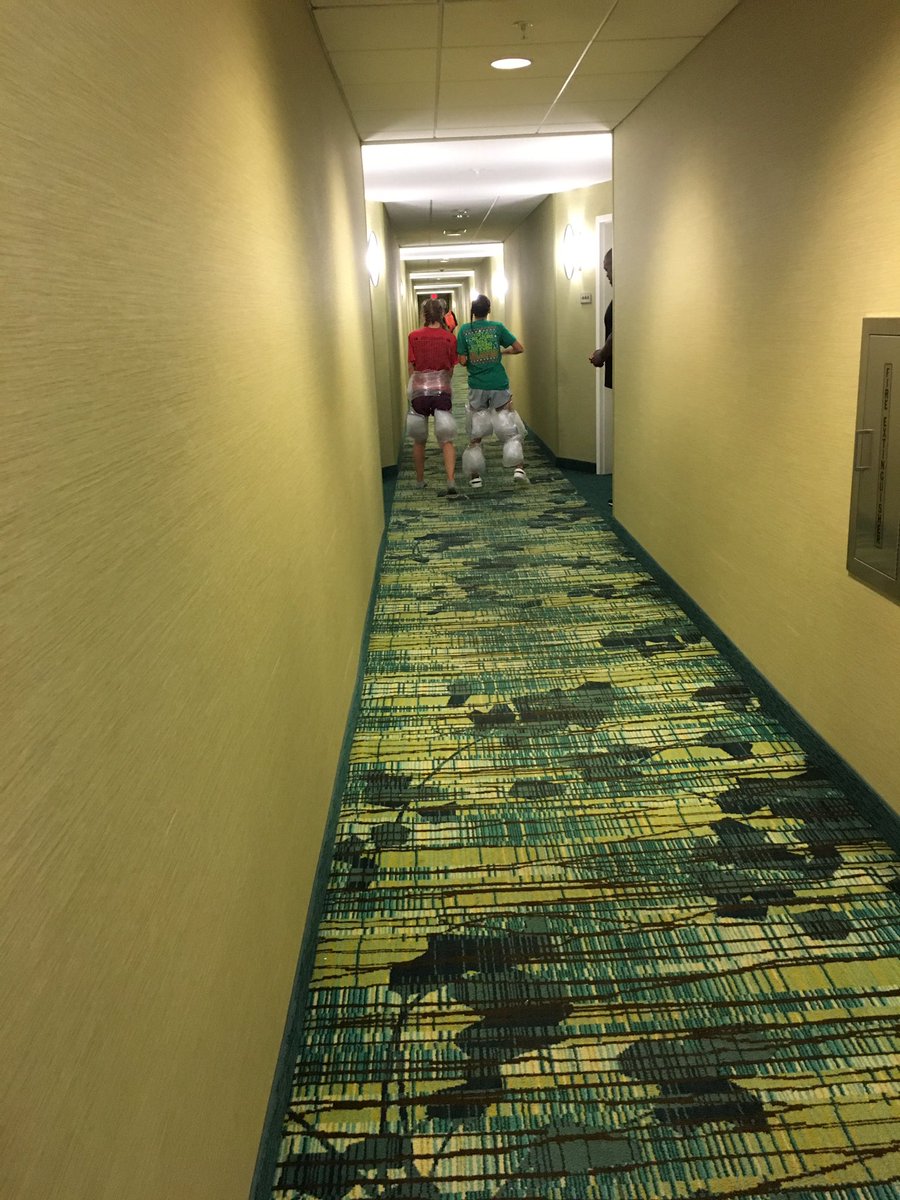 HaeleyPines's tweet photo. We didn't have a bathtub in our hotel room, but we still were expected to get our "ice bath" in with 6 bags of ice and plastic wrap #NXRSouth @TXMileSplit https://t.co/Im9EIev5fU