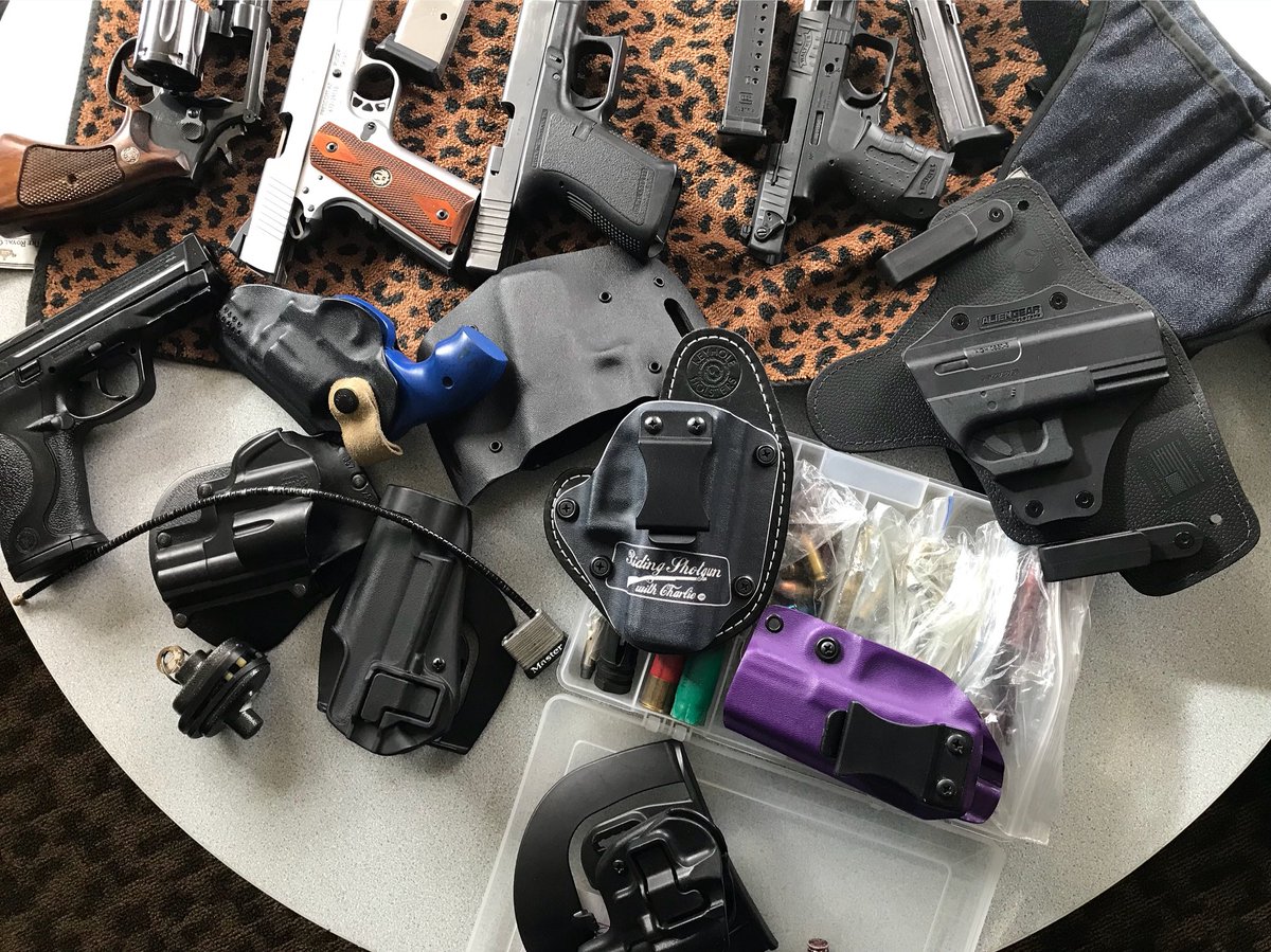 RidingShotgunWC's tweet photo. @aliengearholsters
@keyholeholsters
#blueguns
#glock
#smithandwesson
#ruger
#walther 
#ridingshotgunwithcharlie #charliesgungram #gungram #utahccw #concealedcarry #freedom #nationalreciprocity #handgunhumor #handgunfun #gunfun #handguns #handguntraining #training #utahpermit https://t.co/9d1T0vkAbT