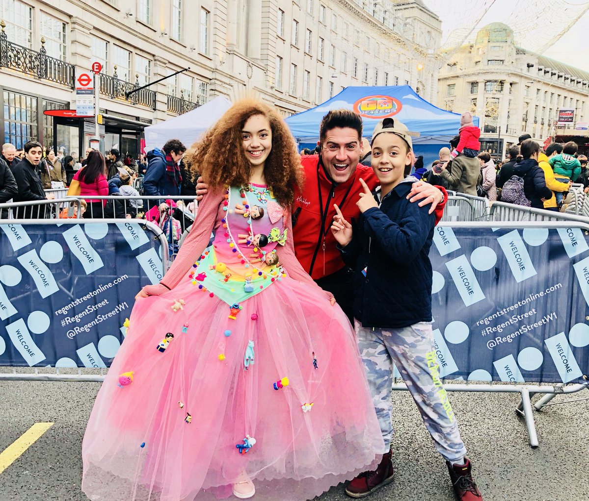 shadiadaho's tweet photo. Here they are! The team behind the @Hamleys parade and also the vey talented and creative @lisajaynehat who designed @Arabelladaho beautiful #toy #dress for #HamleysParade  we had so much fun can’t wait for next year!! 💝💕🎉👑😘 https://t.co/J7BjPbP55s