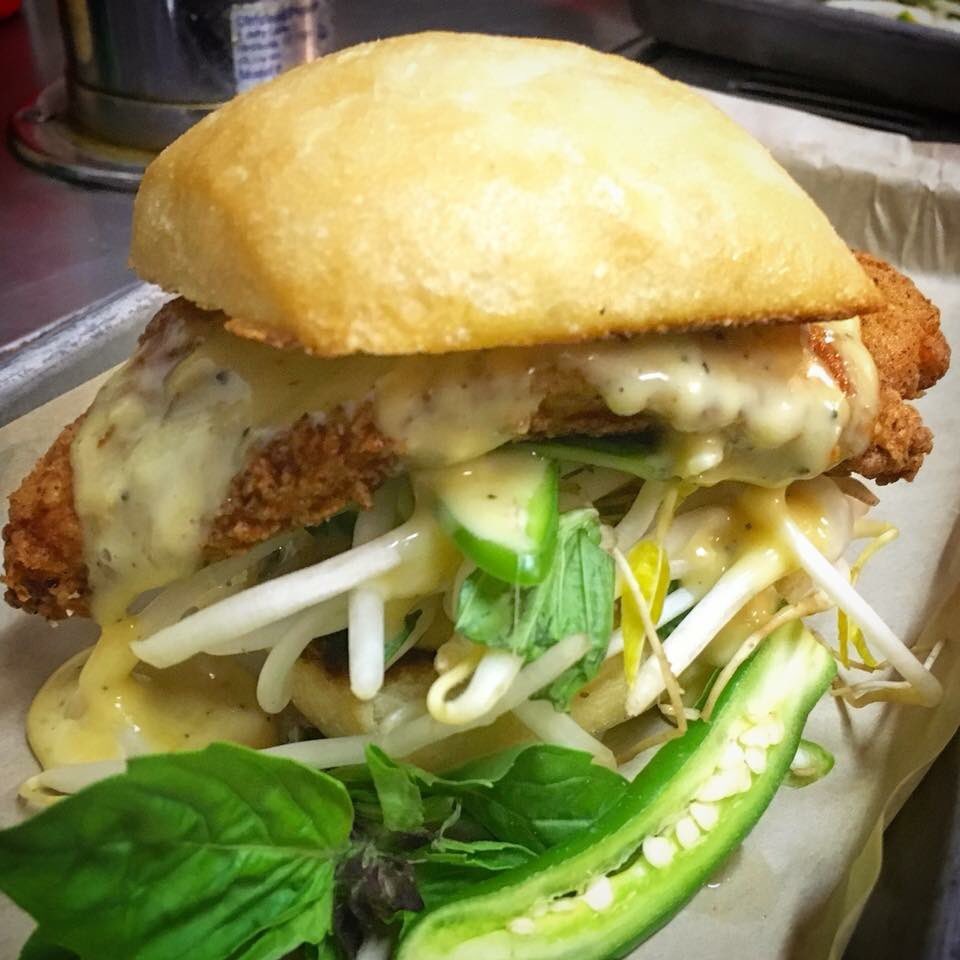 PdxSliders's tweet photo. What the Phó?! Pho-Fried chicken sliders?? 🍲👉🏻https://t.co/HOkkLWbIeZ https://t.co/fgIJ7P5Mlp
