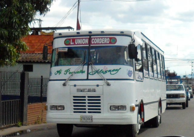 SteffChacon_'s tweet photo. Cada que la MUDgre hace internas siempre llegan vía DM miles de denuncias de patriotas cooperantes. Aquí va otra más: Hoy la @Lineacordero puso toda la flota a disposición de @copeitachiraVE y luego dicen que no trabajan porque no tienen cauchos y demás. ¿Que les ofrecería Copei? https://t.co/NFluv7nMui