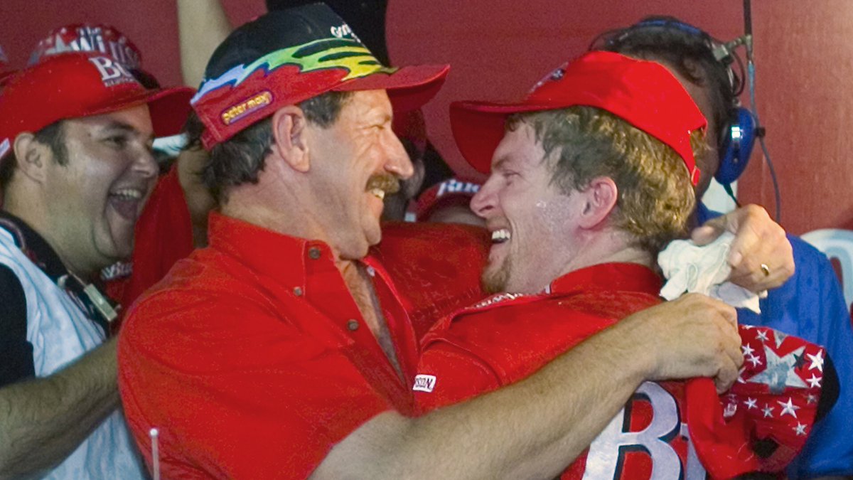 K_Kaltz's tweet photo. The checkered flag has waved on one hell of a career. Thank you for everything, June Bug. You will be missed. @DaleJr #Appreci88ion #Cheers2DaleJr https://t.co/VZ7RWv9Kgn