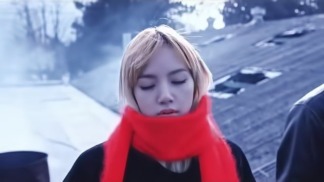 LaliceThailand's tweet photo. 💜 [CAP] #LISA #BLACKPINK #NONAGON - Directorscut https://t.co/AVwKHV5Qsb