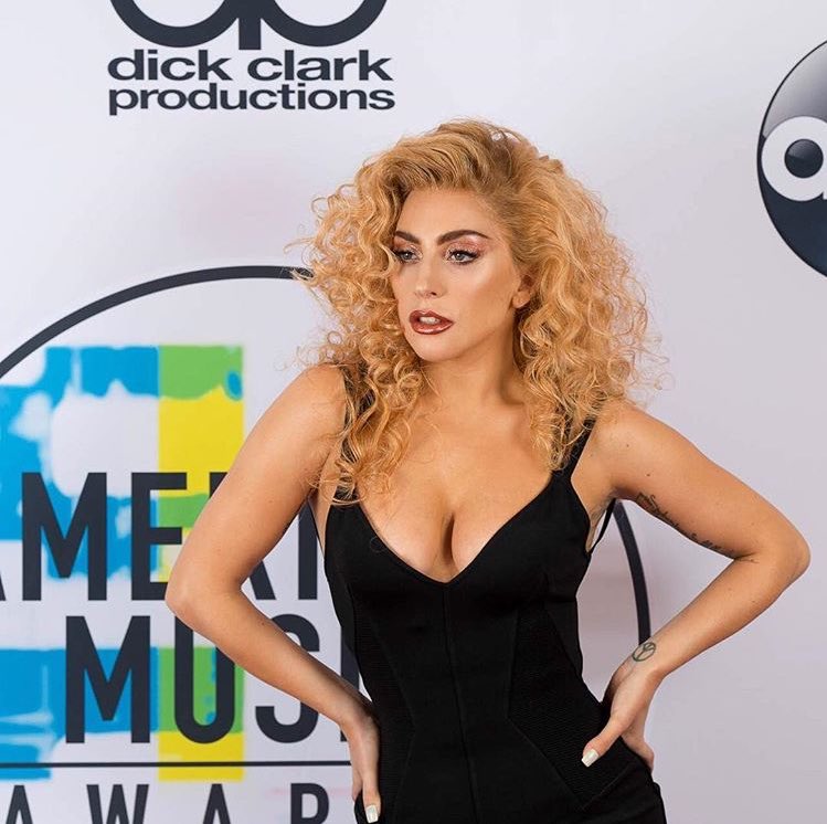OfficialBatPig's tweet photo. She killed the Game ❤️💥 #GagaXAMAs #AMAs https://t.co/s4wjoMIsPx