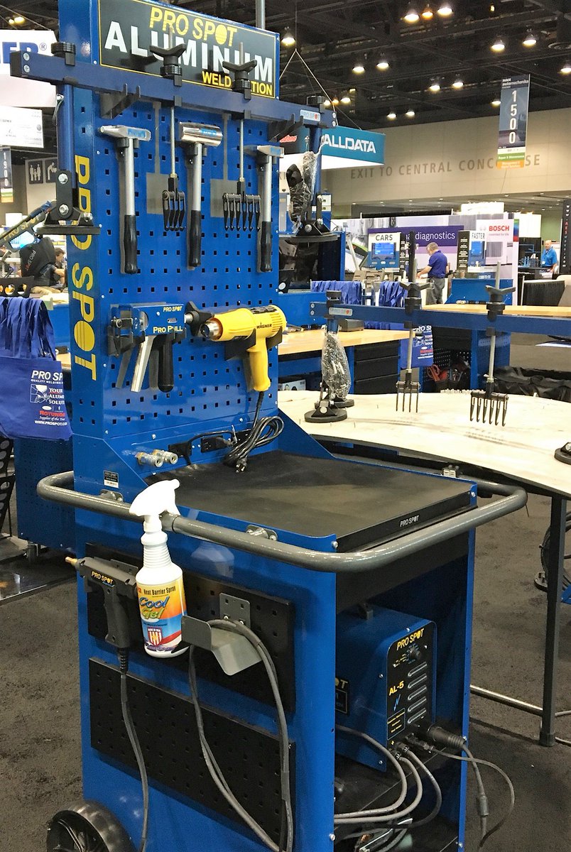 prospotwelding's tweet photo. Anyone have a #ProSpot Aluminum Weld Station in your shop? #dentpulling #welding #weldlife #bodyshop #autobody https://t.co/V3FAOeYErM
