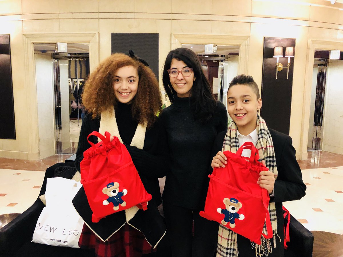 jaadindaho's tweet photo. That #suitelife @LondonHiltonPL with my beautiful #family @Arabelladaho @shadiadaho this is going to be the best #weekend ever! #HiltonParkLane ohh what a suprise from #Monica with our @hamleys goody bags!! 😃😘#HamleysParade https://t.co/C9tt4zhD5v