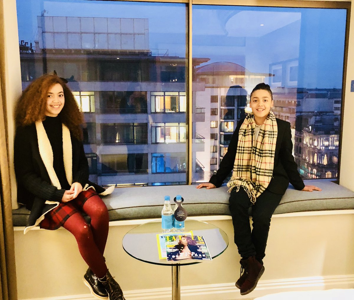 jaadindaho's tweet photo. That #suitelife @LondonHiltonPL with my beautiful #family @Arabelladaho @shadiadaho this is going to be the best #weekend ever! #HiltonParkLane ohh what a suprise from #Monica with our @hamleys goody bags!! 😃😘#HamleysParade https://t.co/C9tt4zhD5v