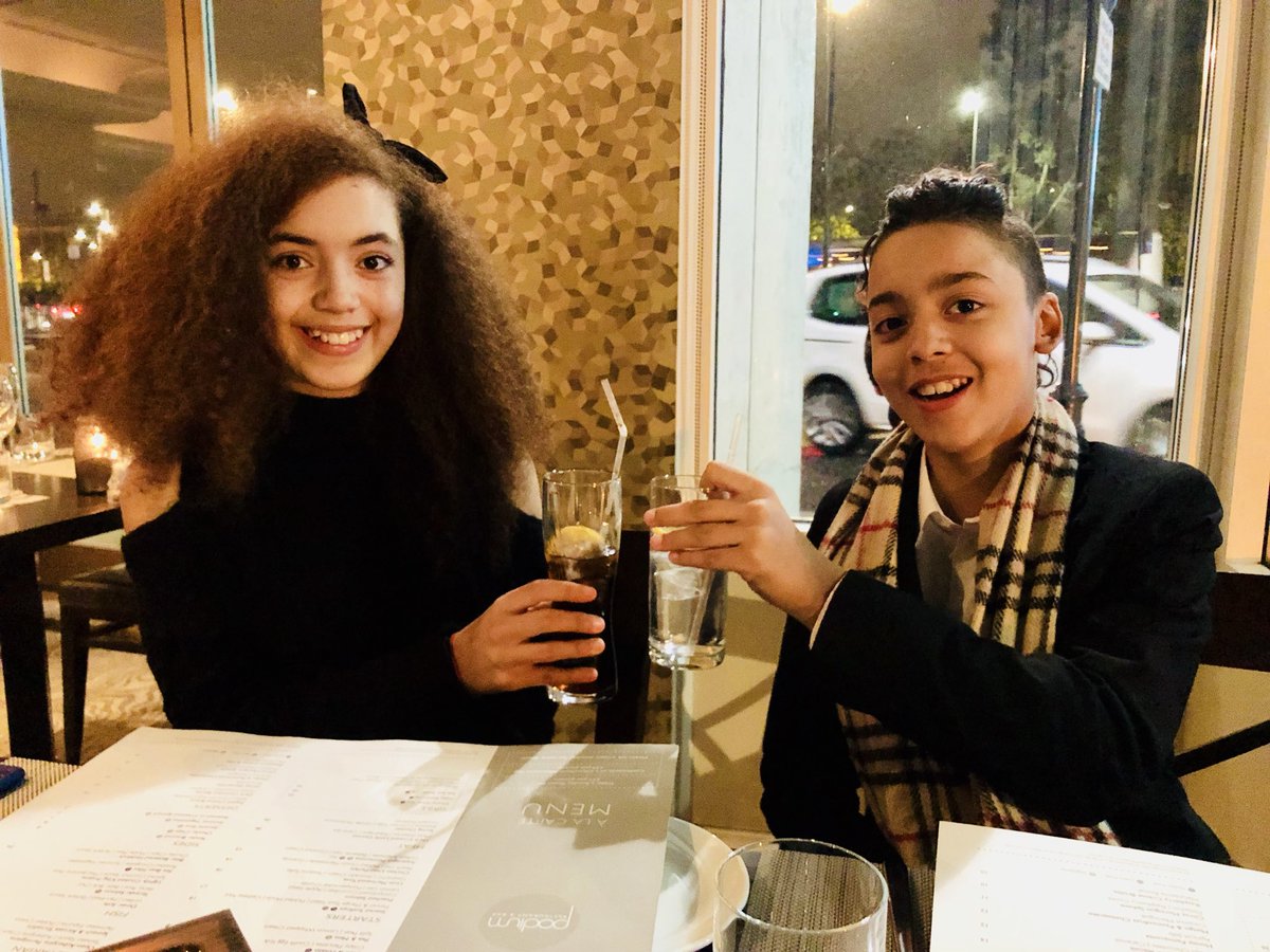 jaadindaho's tweet photo. That #suitelife @LondonHiltonPL with my beautiful #family @Arabelladaho @shadiadaho this is going to be the best #weekend ever! #HiltonParkLane ohh what a suprise from #Monica with our @hamleys goody bags!! 😃😘#HamleysParade https://t.co/C9tt4zhD5v
