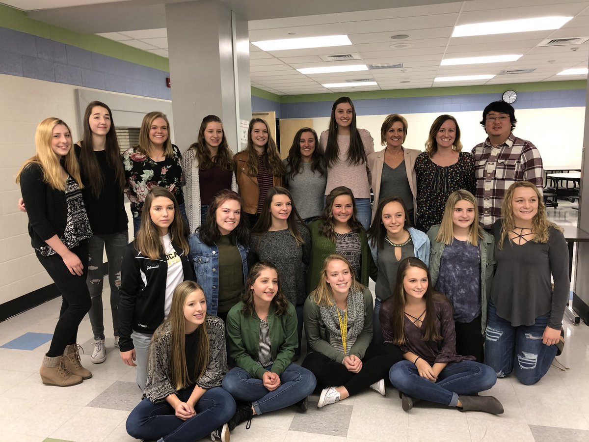 hfxvball's tweet photo. 💛🖤🏐🖤💛 https://t.co/YwTNuR2bBI