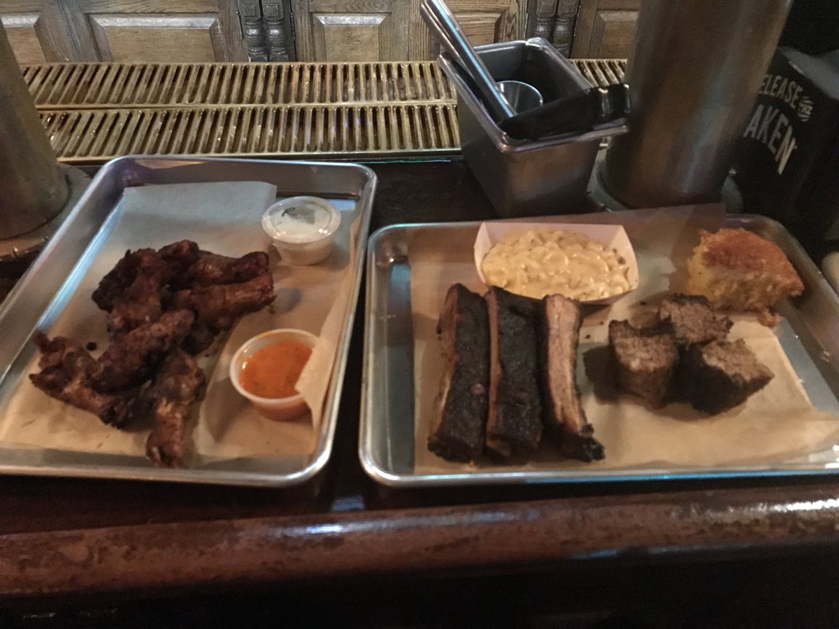 herbie79336's tweet photo. KC BBQ in Denver #kcstylebbq #kitchentablebbq #goosetowntavern #colfaxave #milehighcity https://t.co/fiW0kTzE9M