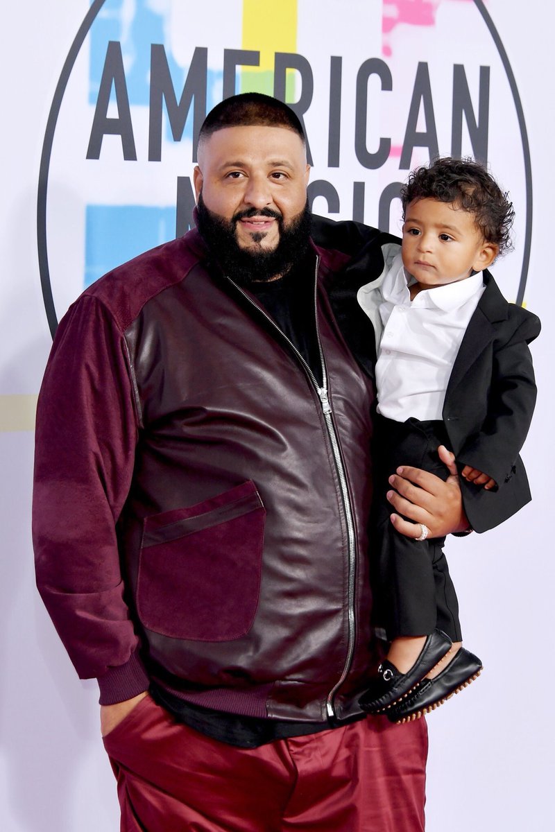 #AsahdKhaled x #DJKhaled hit the red carpet for the #AMAs. https://t.co/I050TJt936