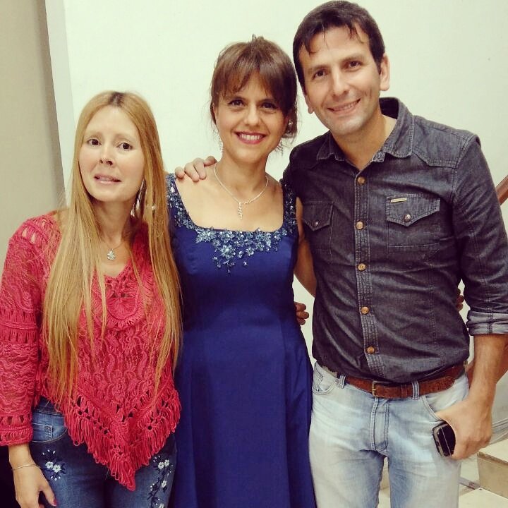 MarioAlvarezOk's tweet photo. Junto a July acompañando a Gabriela en el cierre de año de su Escuela de Diseño. 
#ParticiparParaTransformar https://t.co/6qebMncIzz