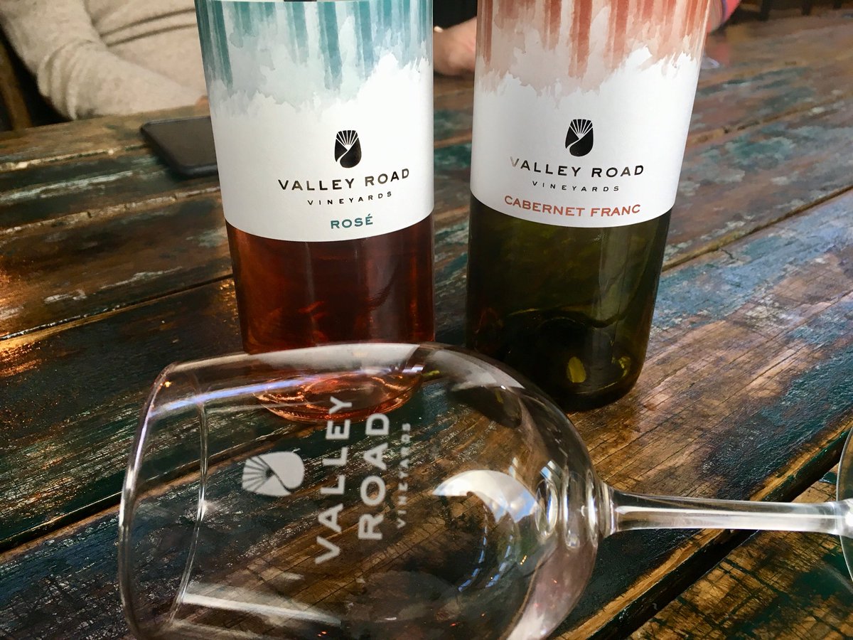 LynneVogt09's tweet photo. Nice day at @valleyroadwines in Afton #Virginia https://t.co/WoEqXQ789B
