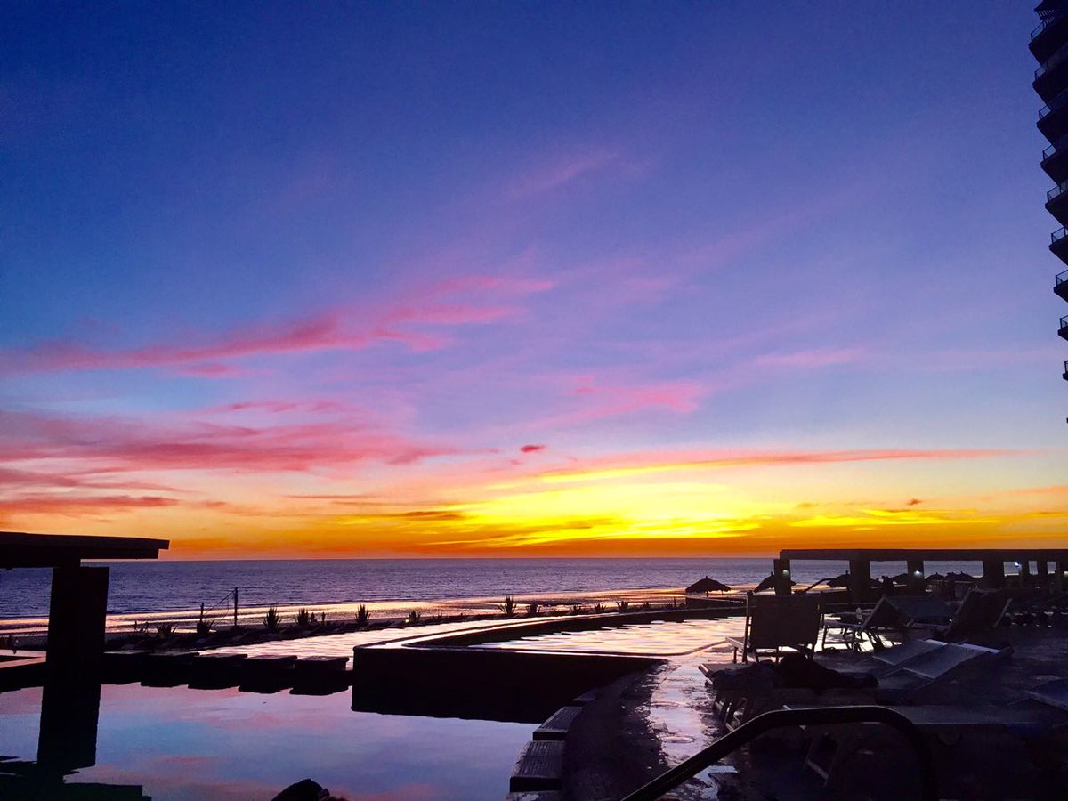 Me acaban de mandar es <a href="/PPMEXICO/">PuertoPeñasco Mexico</a> hoy...hermoso atardecer @VisitandoSonora