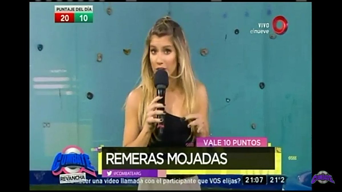 PiincheZorra's tweet photo. La conductora mas bella 🎤😊 @laufer4 #AxelEnCombate https://t.co/z35V9cvF0c